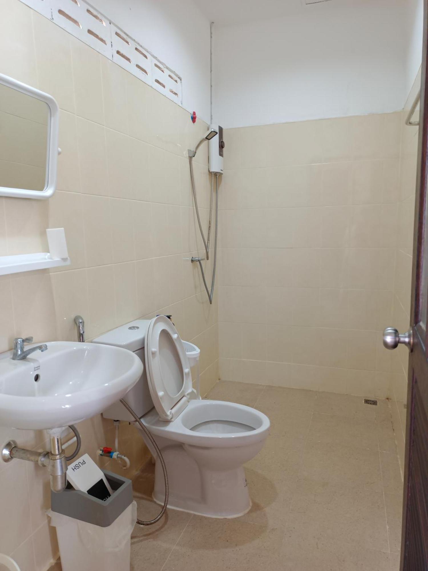 B&N House Apartment Nai Yang ภายนอก รูปภาพ